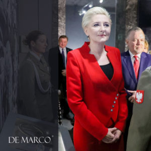 Czerwona garsonk Prezydentowej to ekskluzywny żakiet Miriam i spódnica ołówkowa.