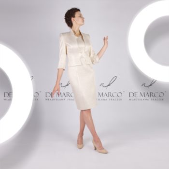 Jaką sukienkę wybrać na wesele, aby wyglądać pięknie i elegancko.