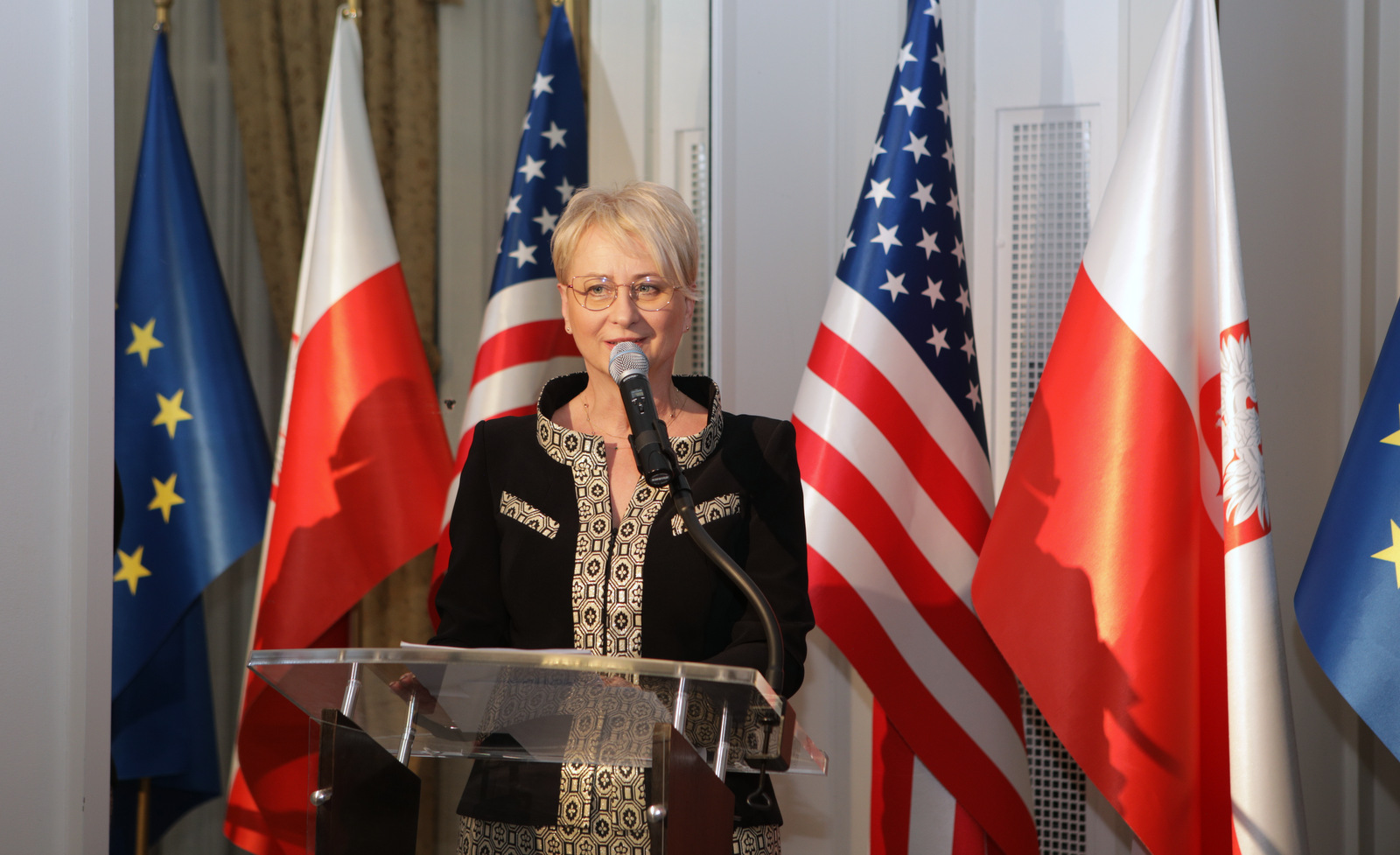 Wice Przewodnicząca sejmiku małopolskiego Iwona Gibas w ekskluzywnej garsonce z De Marco
