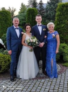 Ekskluzywna długa suknia wieczorowa dla mamy wesela