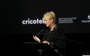 Iwona Gibas ubiera się w De Marco