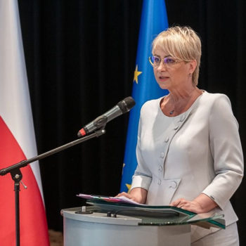 Modne asymetryczne stylizacje biznesowe i dyplomatyczne