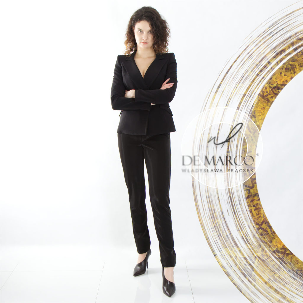 Markowa odzież damska De Marco, najmodniejsze garnitury damskie szyte na miarę on-line