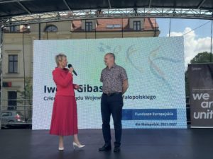 Szykowne zestawy dla kobiet biznesu, polityki, kultury, nauki i sztuki.