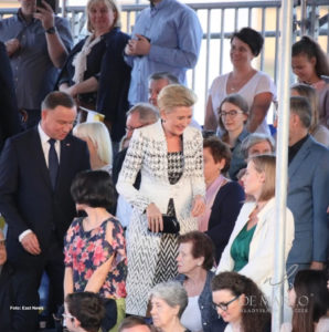 Elegancki płaszcz z sukienką