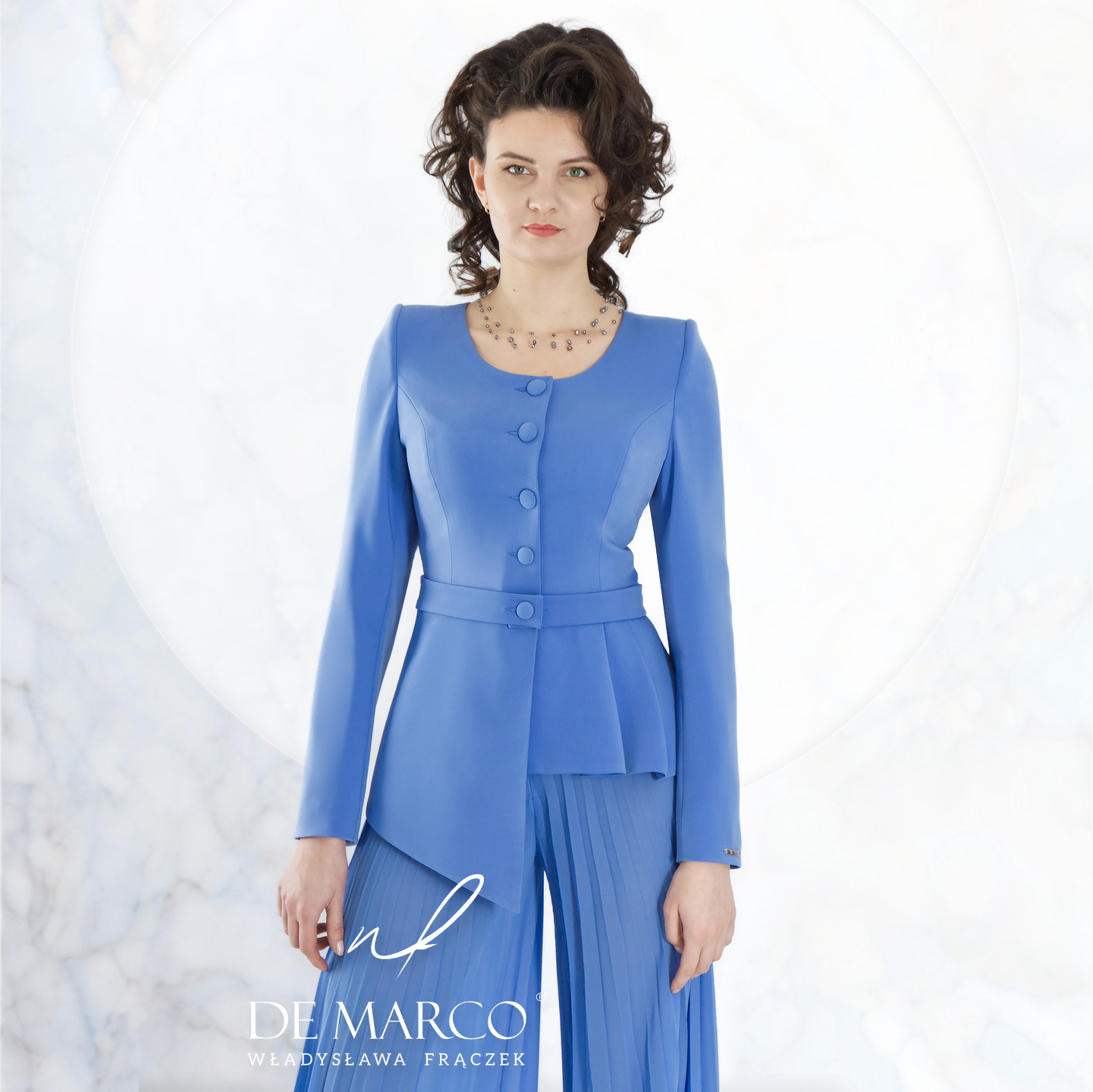 Unikatowe garnitury damskie De Marco: Doskonałe na wesele, komunię i więcej