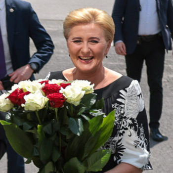 Wiosenne stylizacje Pierwszej Damy RP Agaty Dudy. Lekkie zwiewne sukienki na wiosnę i lato.