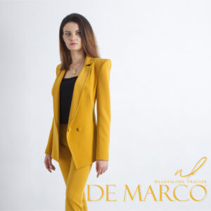 Eleganckie garnitury damskie De Marco intensywne kolory w modzie