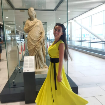 Elegance on holiday. How to look refined and stylish when travelling